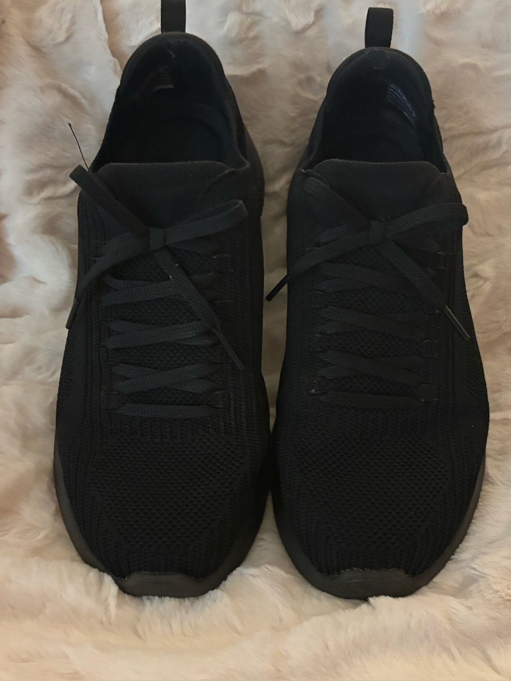 Skechers Women’s Black Knit Athletic Sneakers - Size 8.5 Wide